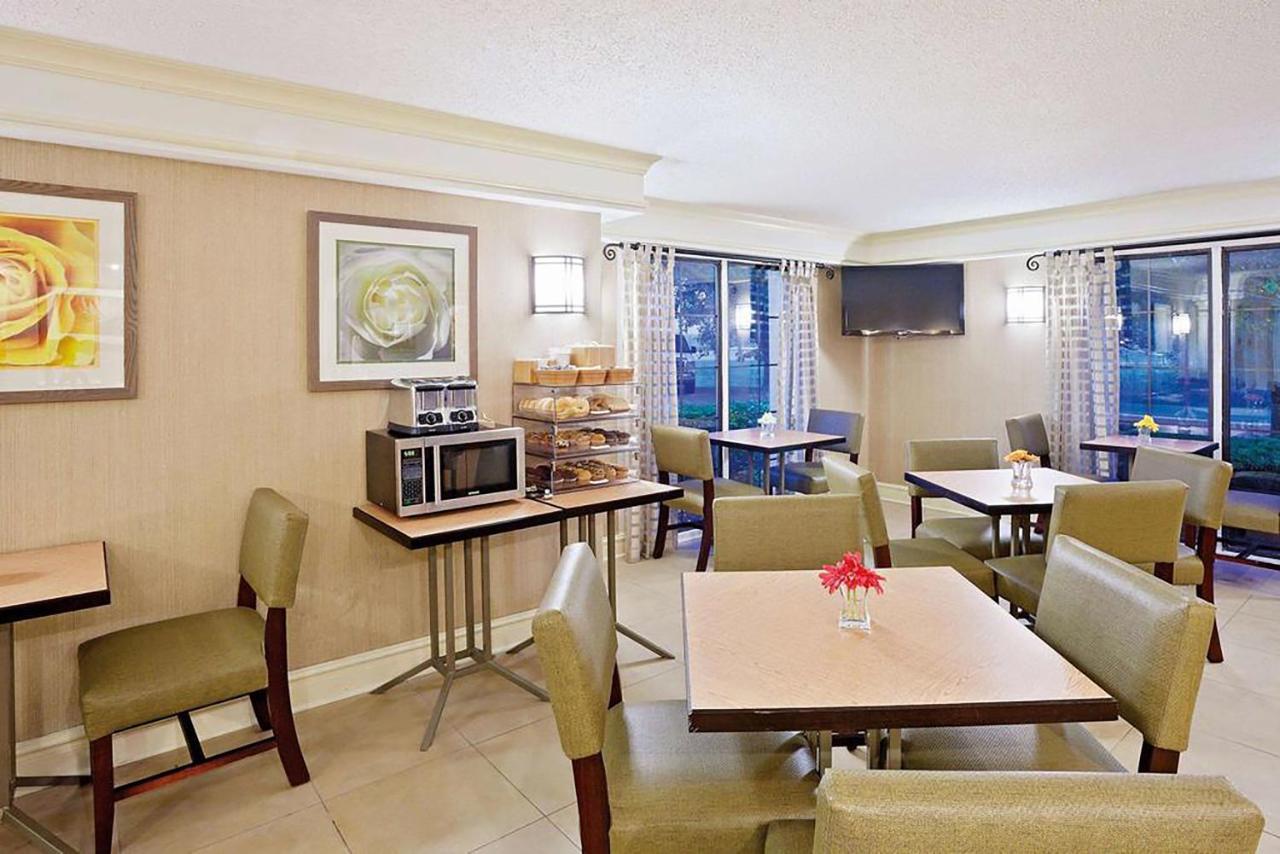 La Quinta Inn By Wyndham Merrillville Extérieur photo